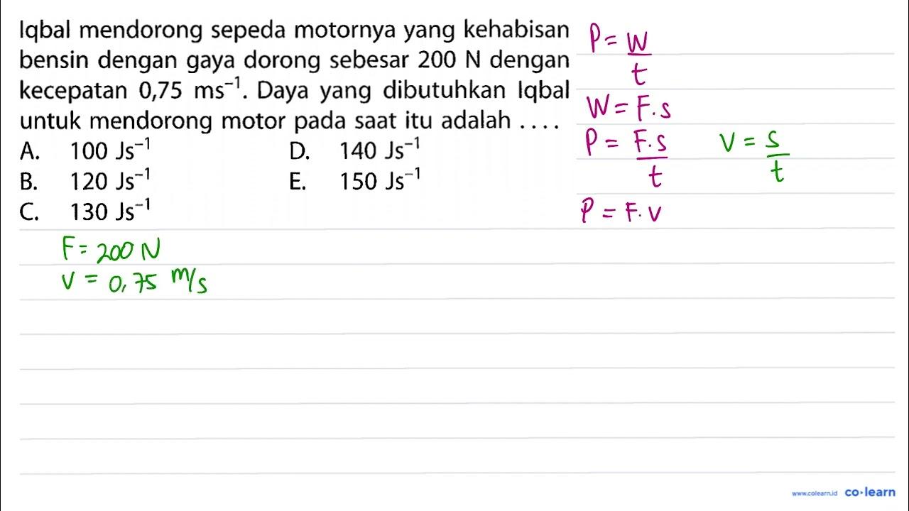 Iqbal mendorong sepeda motornya yang kehabisan bensin