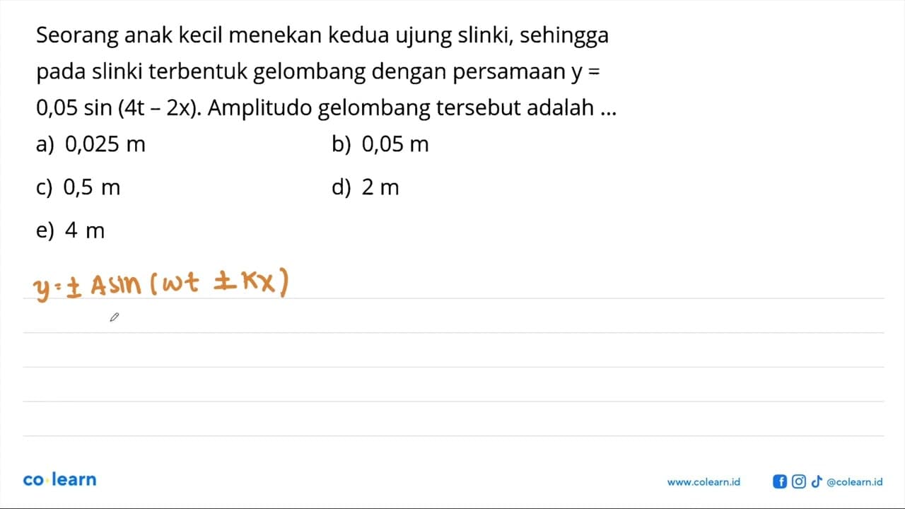 Seorang anak kecil menekan kedua ujung slinki, sehingga