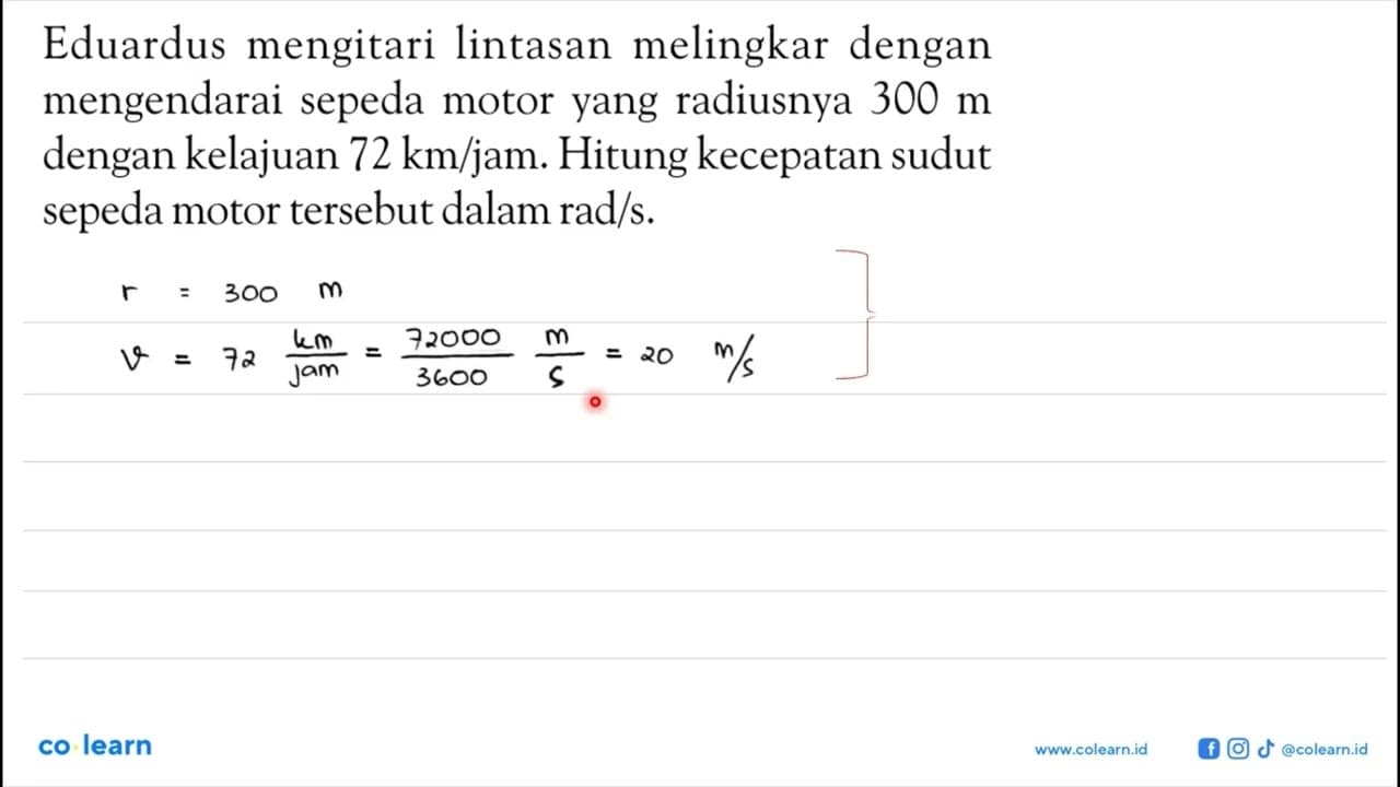 Eduardus mengitari lintasan melingkar dengan mengendarai