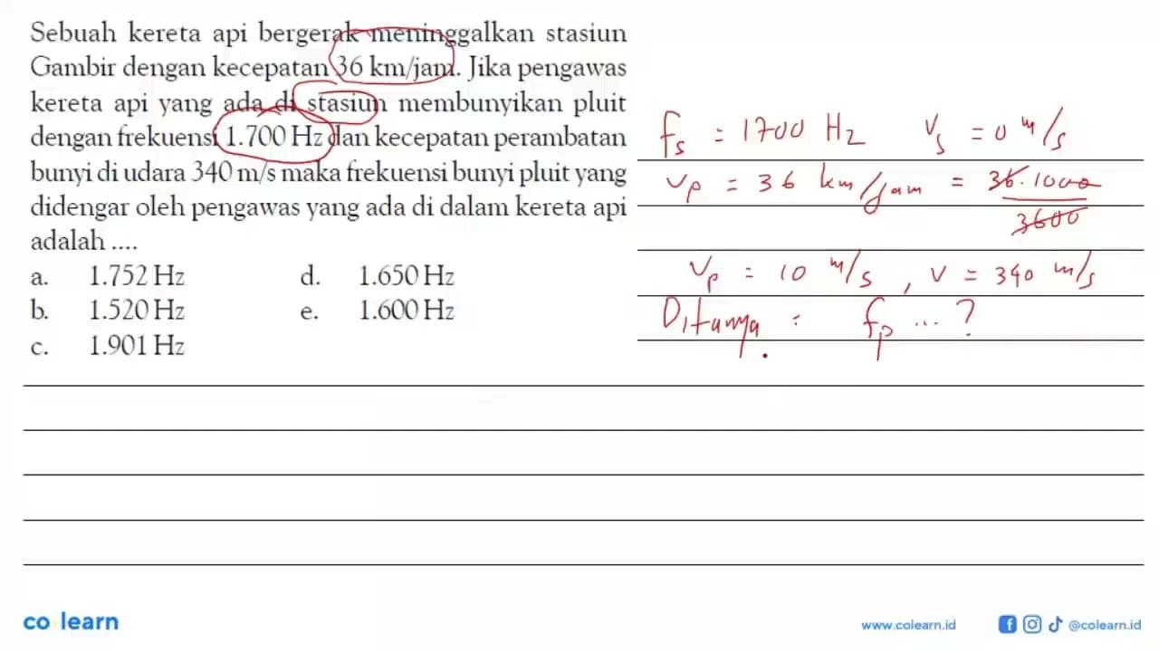 Sebuah kereta api bergerak meninggalkan stasiun Gambir