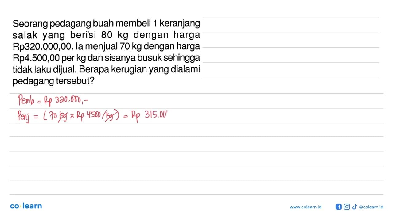 Seorang pedagang buah membeli 1 keranjang salak yang berisi