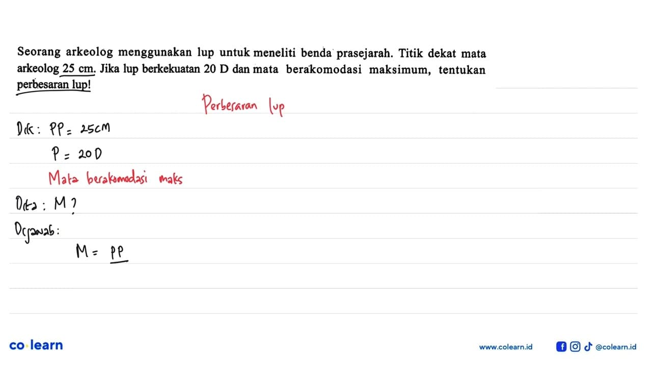 Seorang arkeolog menggunakan lup untuk meneliti benda