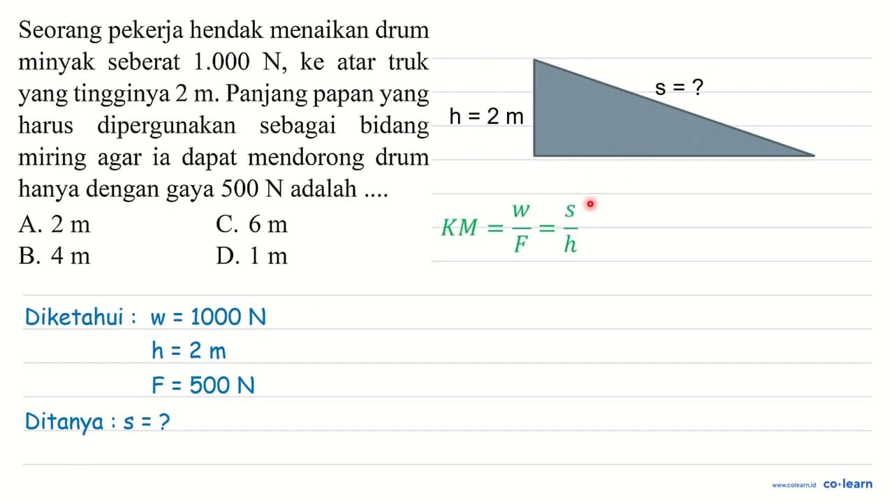 Seorang pekerja hendak menaikan drum minyak seberat 1.000