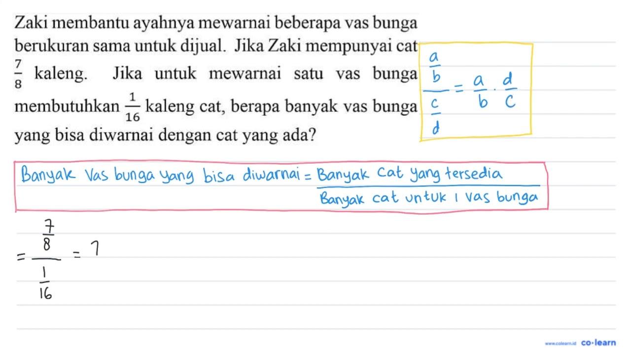 Zaki membantu ayahnya mewarnai beberapa vas bunga berukuran