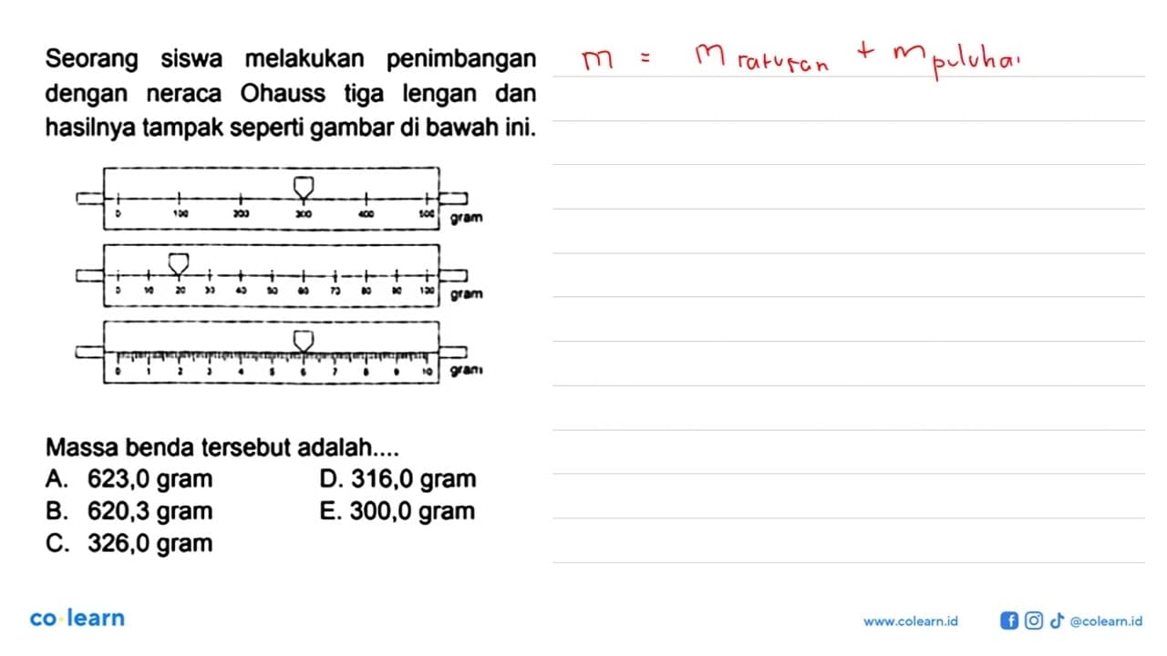 Seorang siswa melakukan penimbangan dengan neraca Ohauss